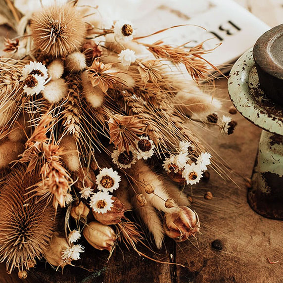 Eco friendly dried flower arrangements in India